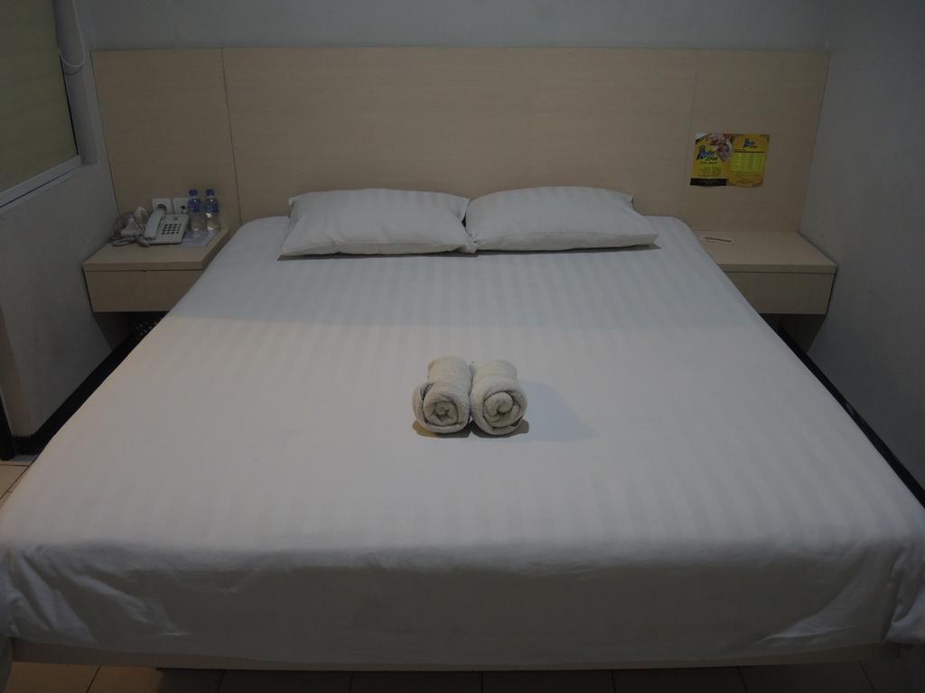Swk 95 Hotel Sorabaya Chambre photo