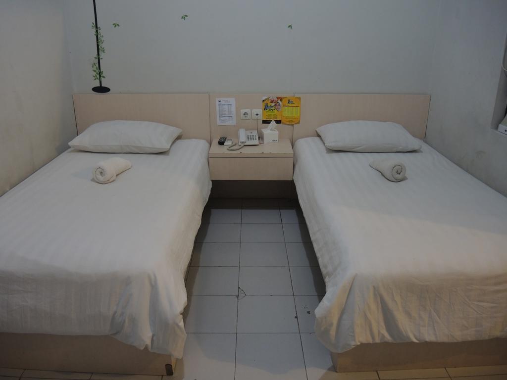 Swk 95 Hotel Sorabaya Chambre photo