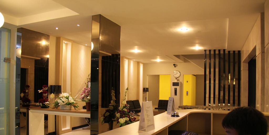 Swk 95 Hotel Sorabaya Extérieur photo