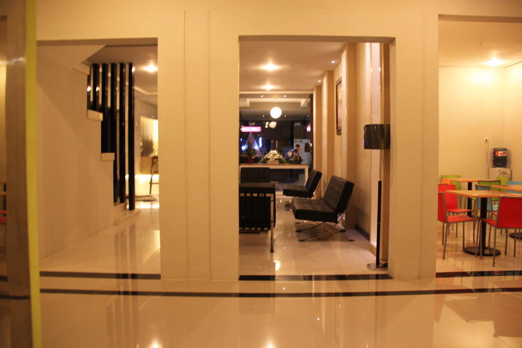 Swk 95 Hotel Sorabaya Extérieur photo